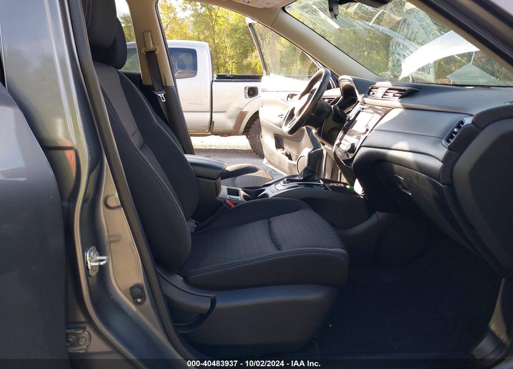 2019 NISSAN ROGUE SV VIN: JN8AT2MV6KW380060
