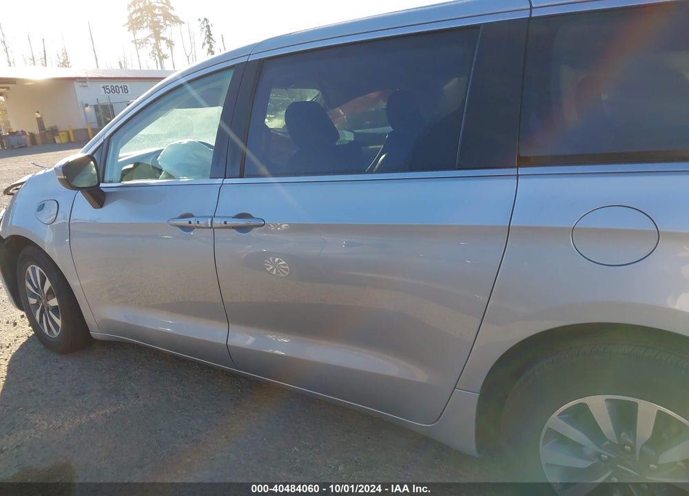 2023 CHRYSLER PACIFICA HYBRID TOURING L VIN: 2C4RC1L74PR618290