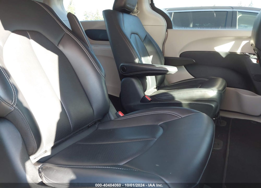 2023 CHRYSLER PACIFICA HYBRID TOURING L VIN: 2C4RC1L74PR618290