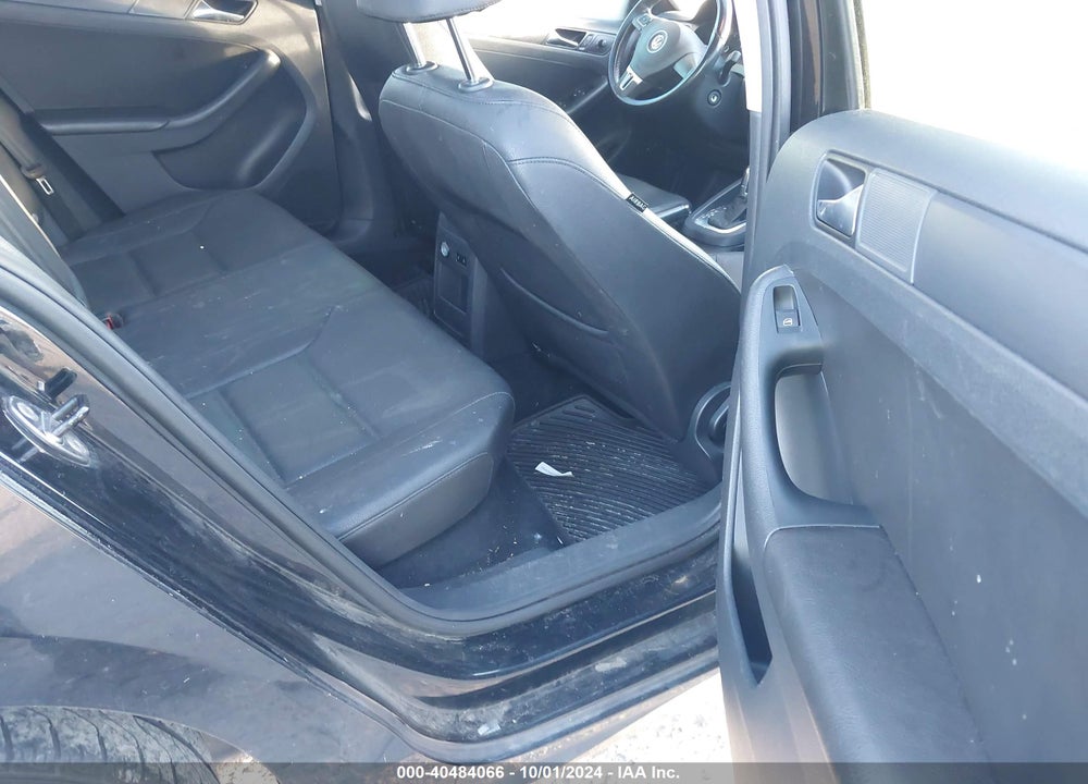 2011 VOLKSWAGEN JETTA 2.5L SE VIN: 3VWDZ7AJ1BM343694