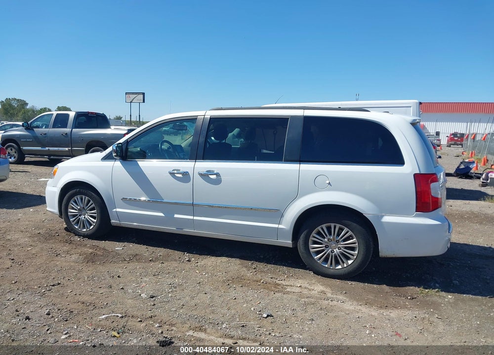 2016 CHRYSLER TOWN & COUNTRY TOURING-L ANNIVERSARY EDITION VIN: 2C4RC1CG0GR121592