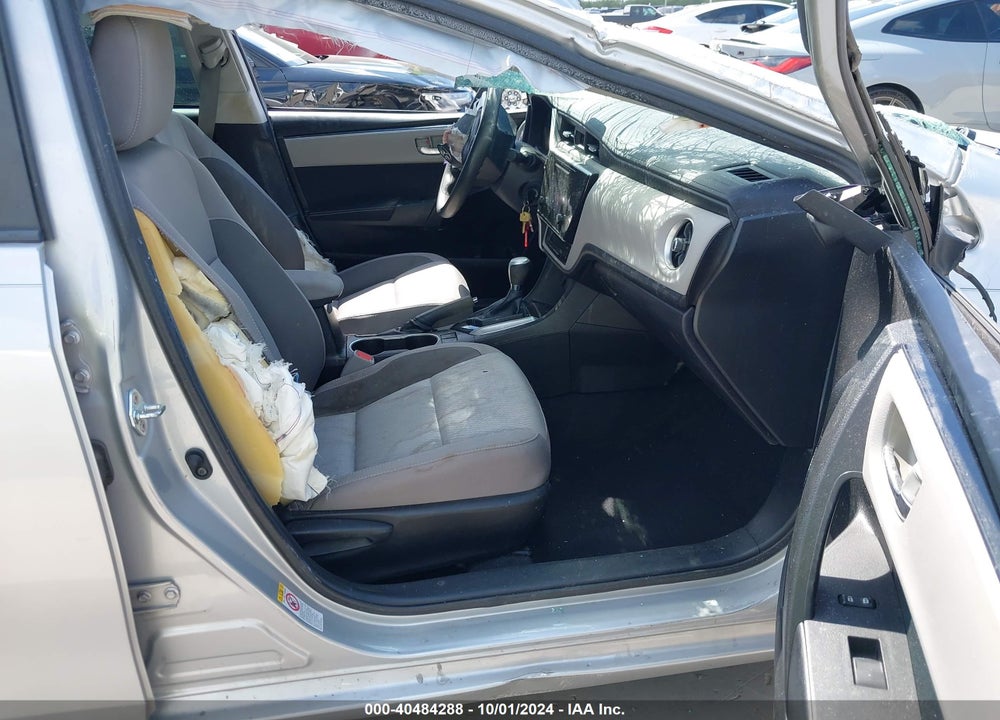 2018 TOYOTA COROLLA LE VIN: 5YFBURHE9JP834003