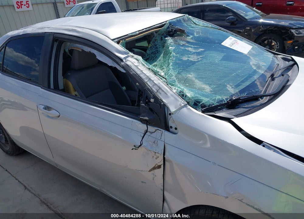 2018 TOYOTA COROLLA LE VIN: 5YFBURHE9JP834003