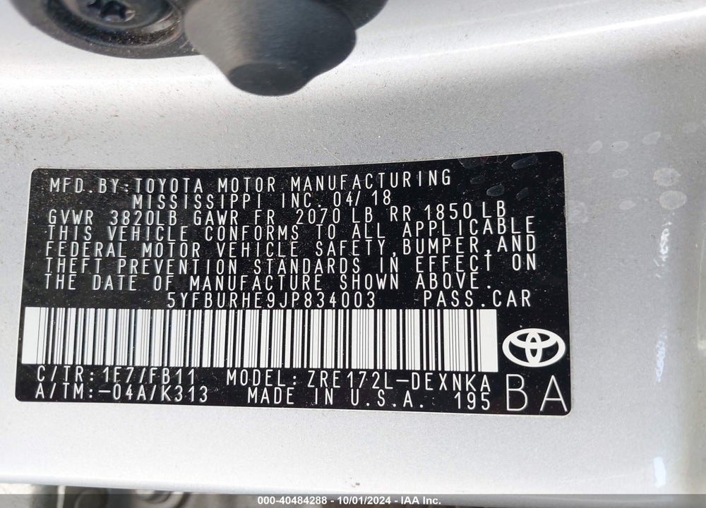2018 TOYOTA COROLLA LE VIN: 5YFBURHE9JP834003