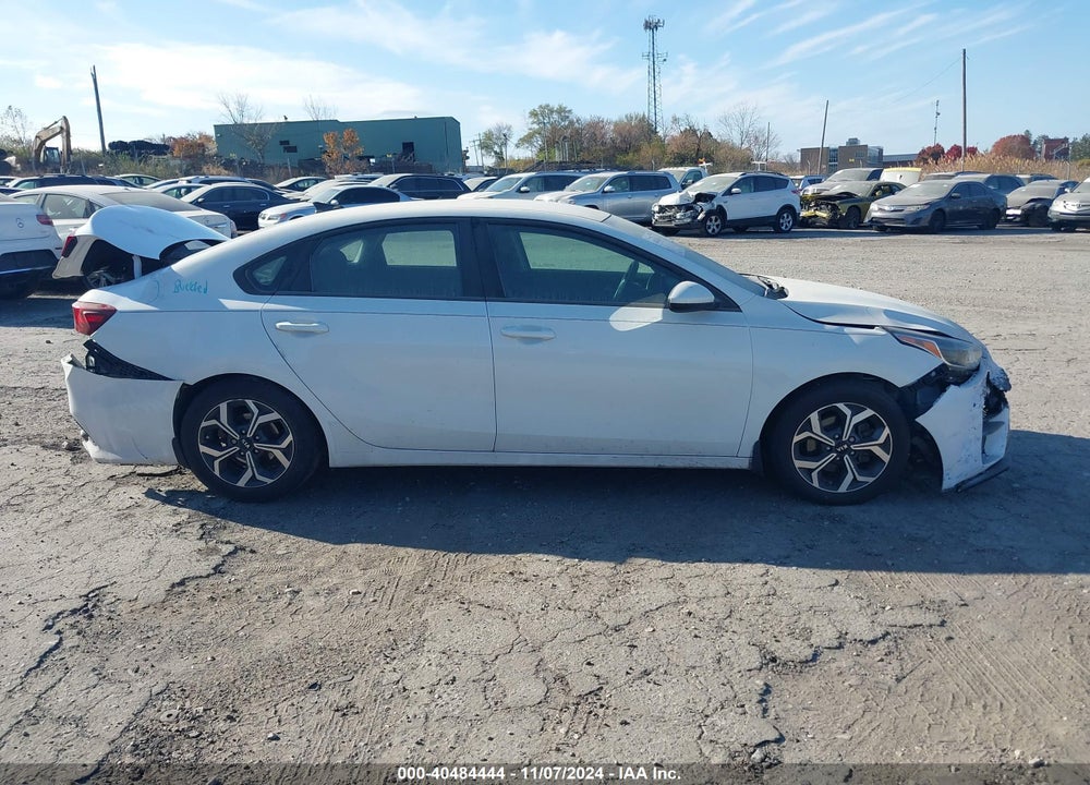 2019 KIA FORTE LXS VIN: 3KPF24AD8KE126274