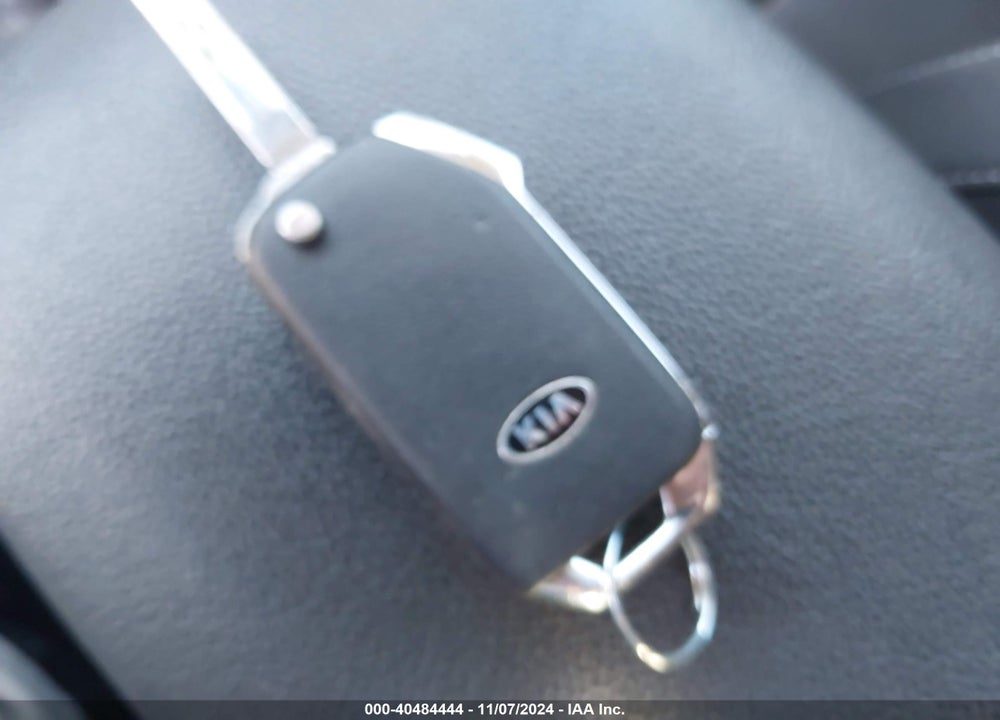 2019 KIA FORTE LXS VIN: 3KPF24AD8KE126274