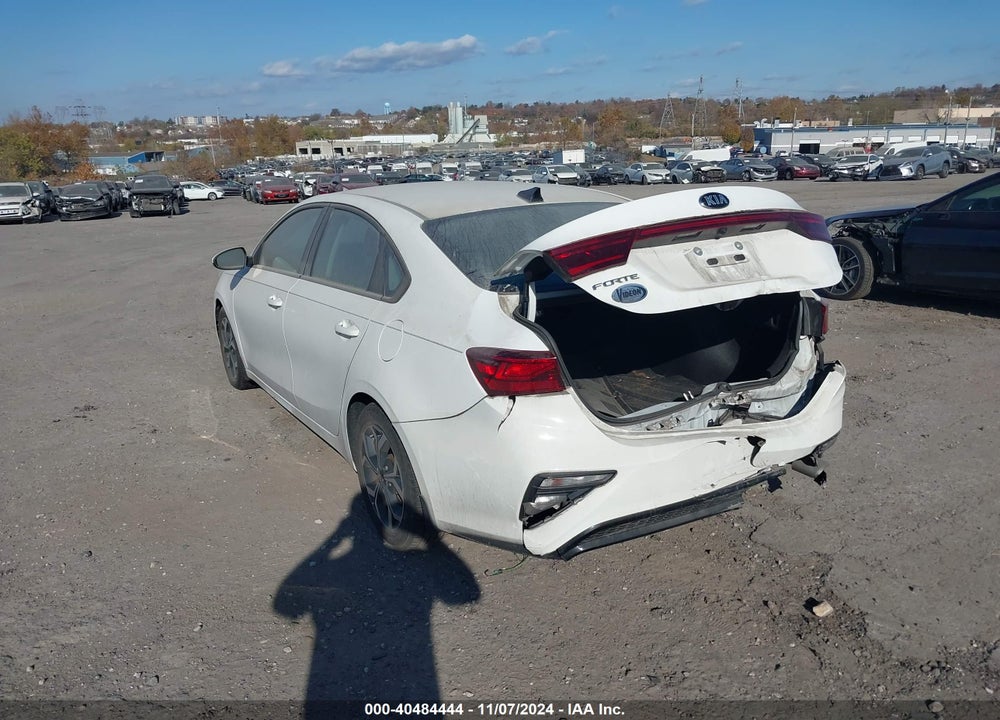 2019 KIA FORTE LXS VIN: 3KPF24AD8KE126274