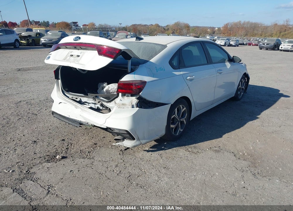 2019 KIA FORTE LXS VIN: 3KPF24AD8KE126274