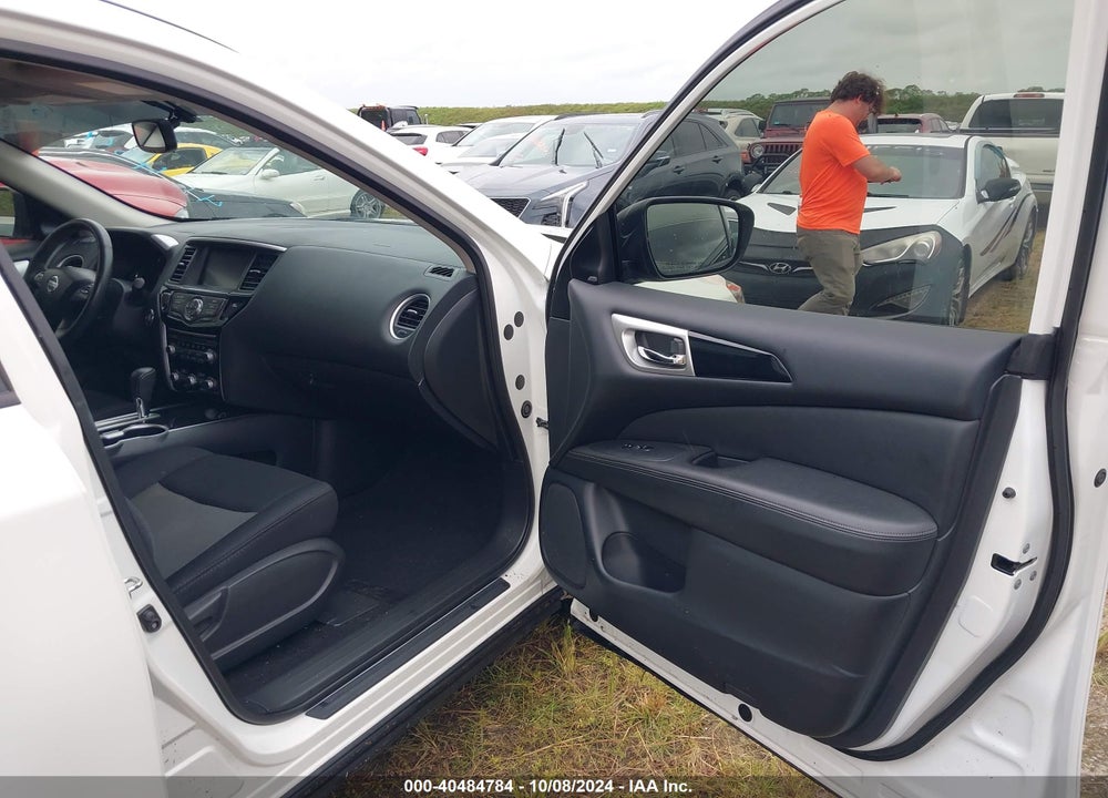 2019 NISSAN PATHFINDER SV VIN: 5N1DR2MN0KC608851
