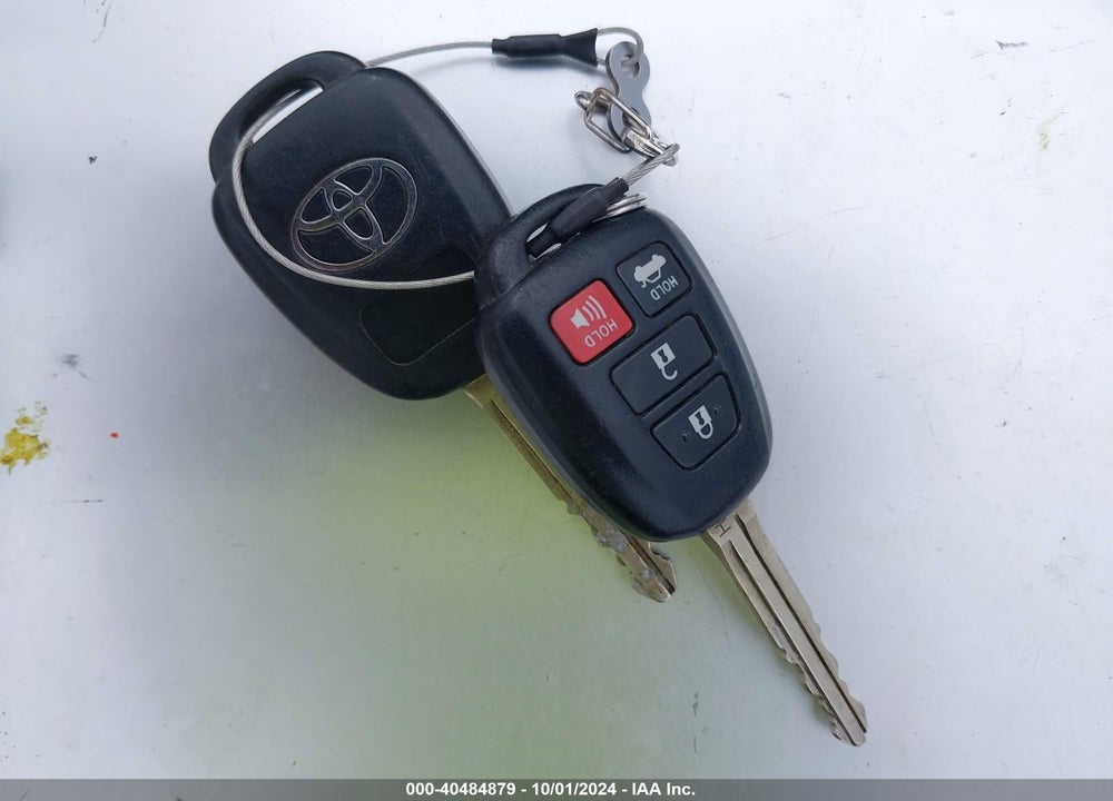 2015 TOYOTA COROLLA LE VIN: 2T1BURHE9FC249221