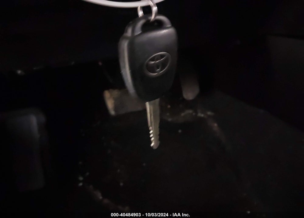2017 TOYOTA RAV4 LE VIN: 2T3BFREV9HW635614