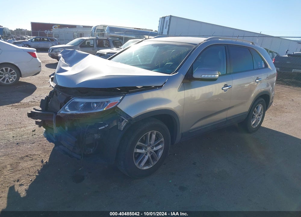 2015 KIA SORENTO LX VIN: 5XYKT3A60FG633489