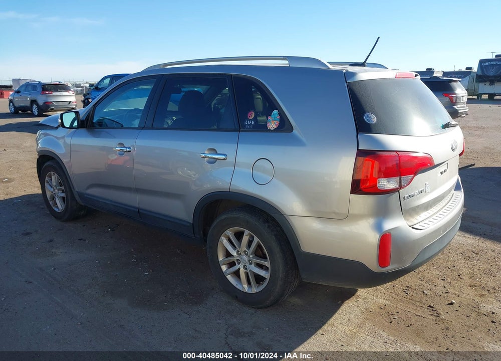 2015 KIA SORENTO LX VIN: 5XYKT3A60FG633489