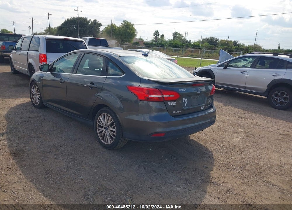 2017 FORD FOCUS TITANIUM VIN: 1FADP3J27HL238636