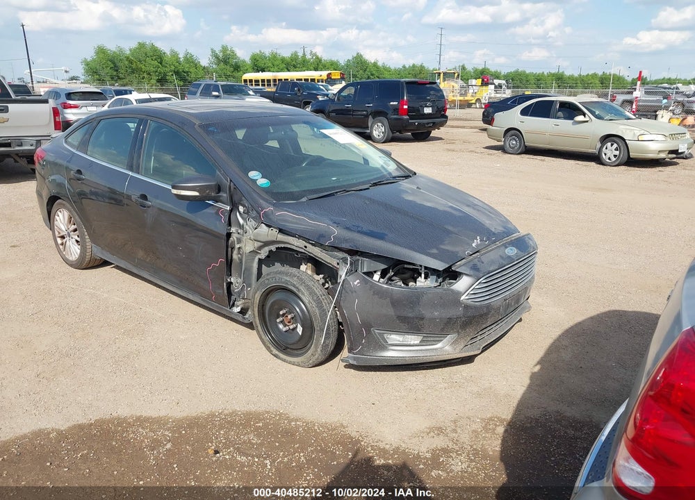 2017 FORD FOCUS TITANIUM VIN: 1FADP3J27HL238636