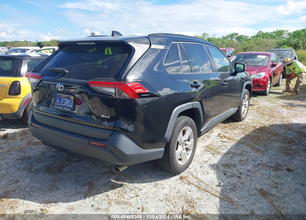 2021 TOYOTA RAV4 XLE VIN: 2T3W1RFV0MW113138