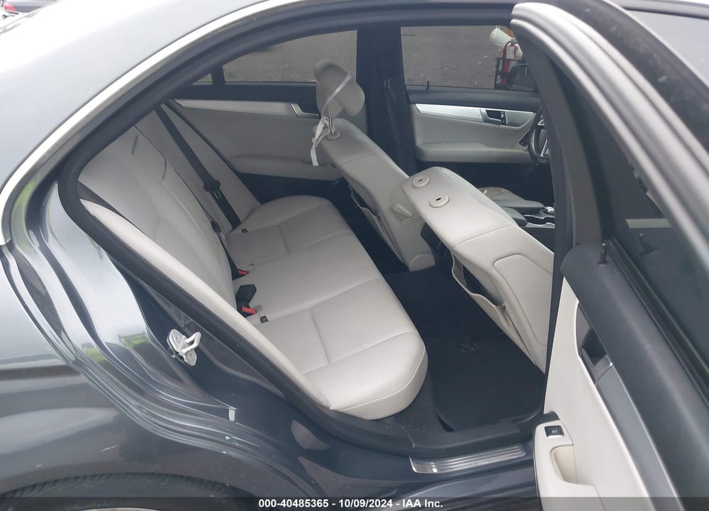 2013 MERCEDES-BENZ C 250 LUXURY/SPORT VIN: WDDGF4HB3DA785890