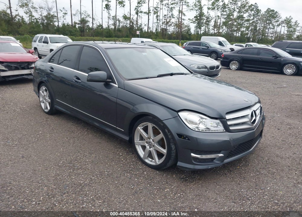 2013 MERCEDES-BENZ C 250 LUXURY/SPORT VIN: WDDGF4HB3DA785890