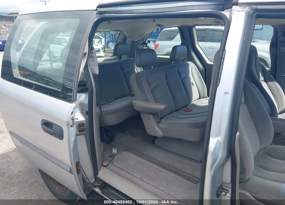 2002 CHRYSLER VOYAGER EC VIN: 1C4GJ15B82B557693