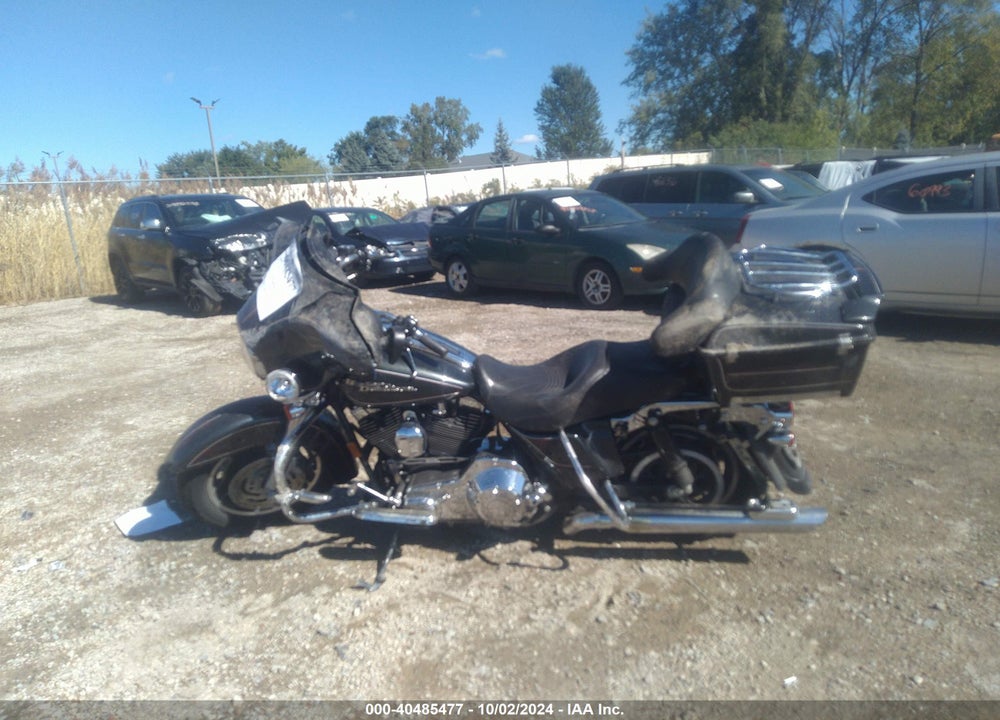 2006 HARLEY-DAVIDSON FLHXI VIN: 1HD1KBW116Y702475