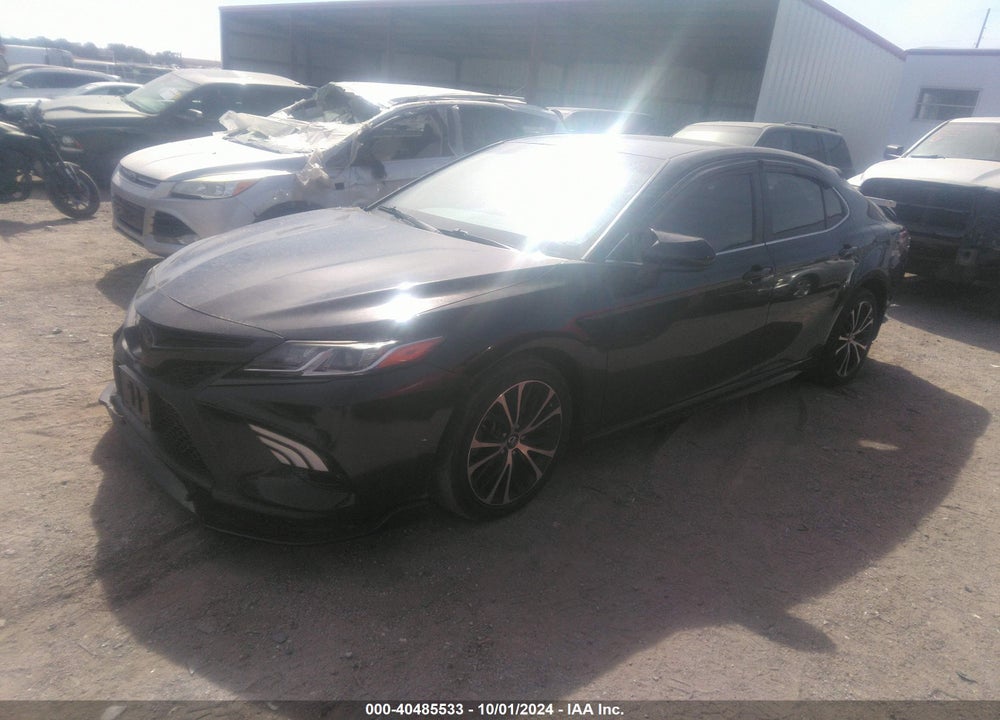 2018 TOYOTA CAMRY SE VIN: 4T1B11HK2JU571867