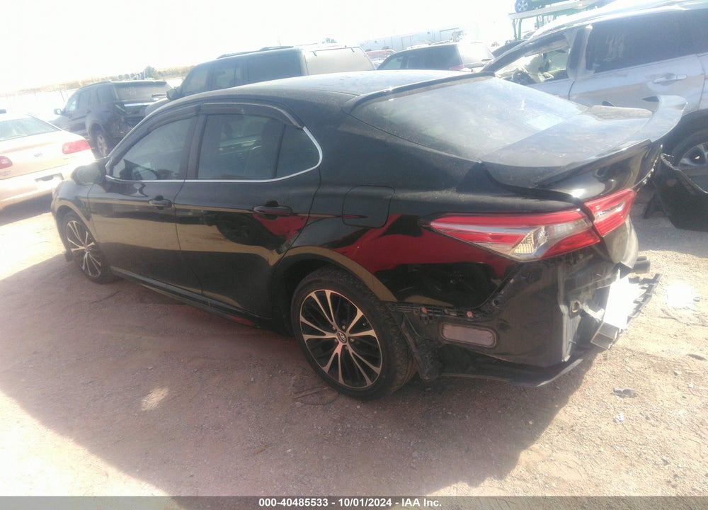 2018 TOYOTA CAMRY SE VIN: 4T1B11HK2JU571867