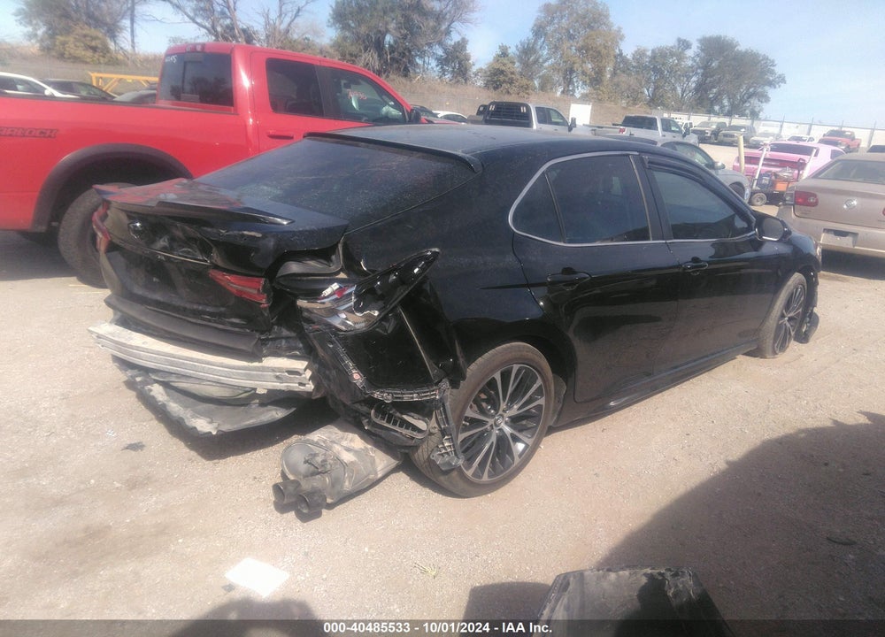 2018 TOYOTA CAMRY SE VIN: 4T1B11HK2JU571867