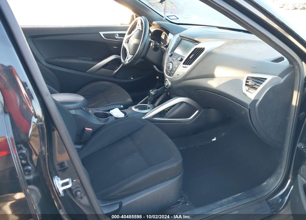 2017 HYUNDAI VELOSTER VALUE EDITION VIN: KMHTC6AD9HU318160