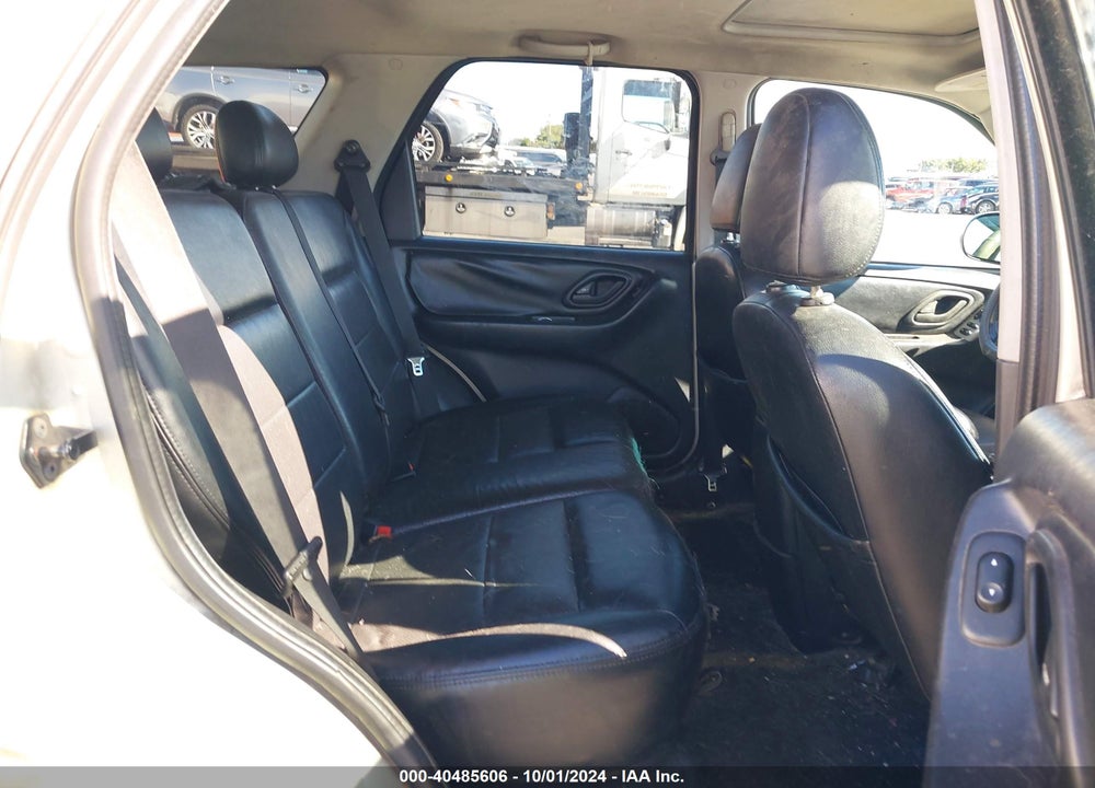 2005 FORD ESCAPE LIMITED VIN: 1FMYU04195KB29324