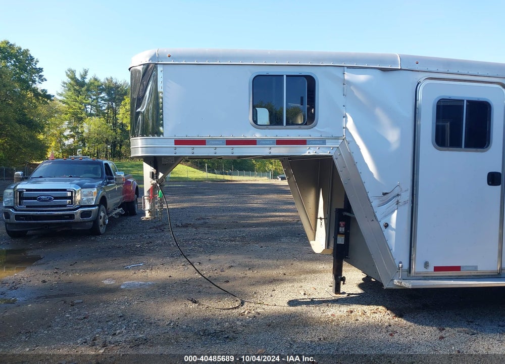 2017 FEATHERLITE MANUFACTURING HORSE TRAILER VIN: 4FGB12321HC146037