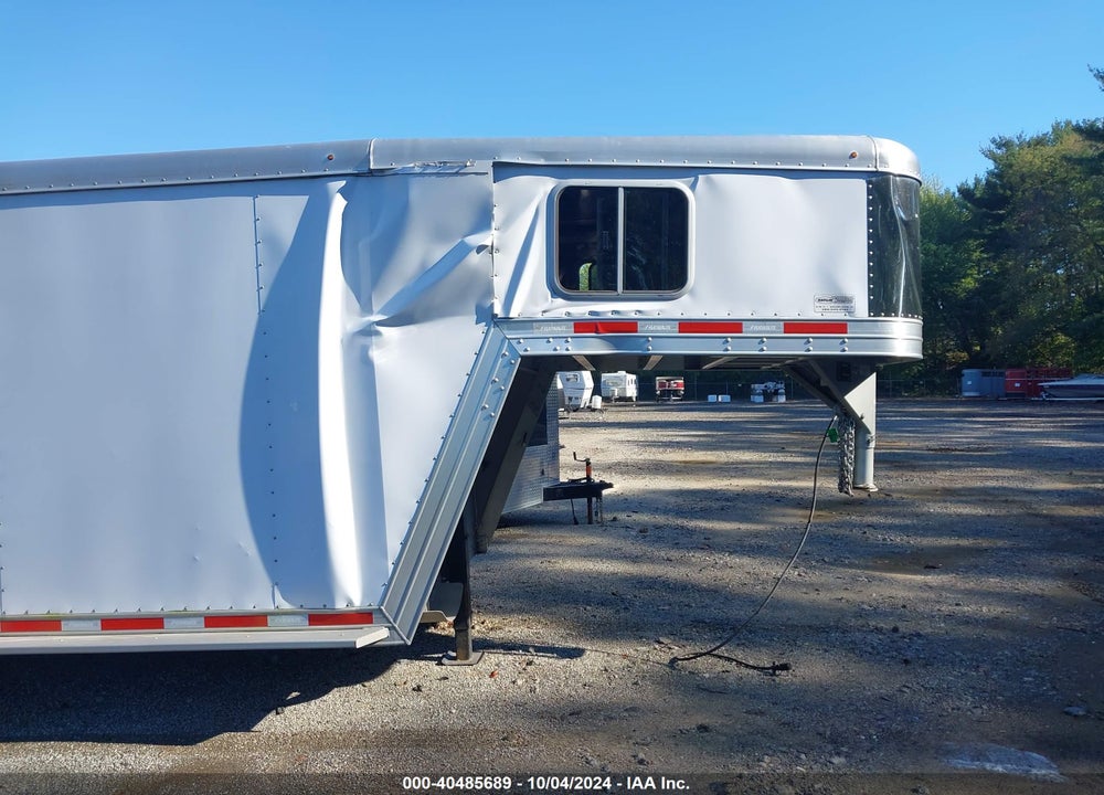2017 FEATHERLITE MANUFACTURING HORSE TRAILER VIN: 4FGB12321HC146037