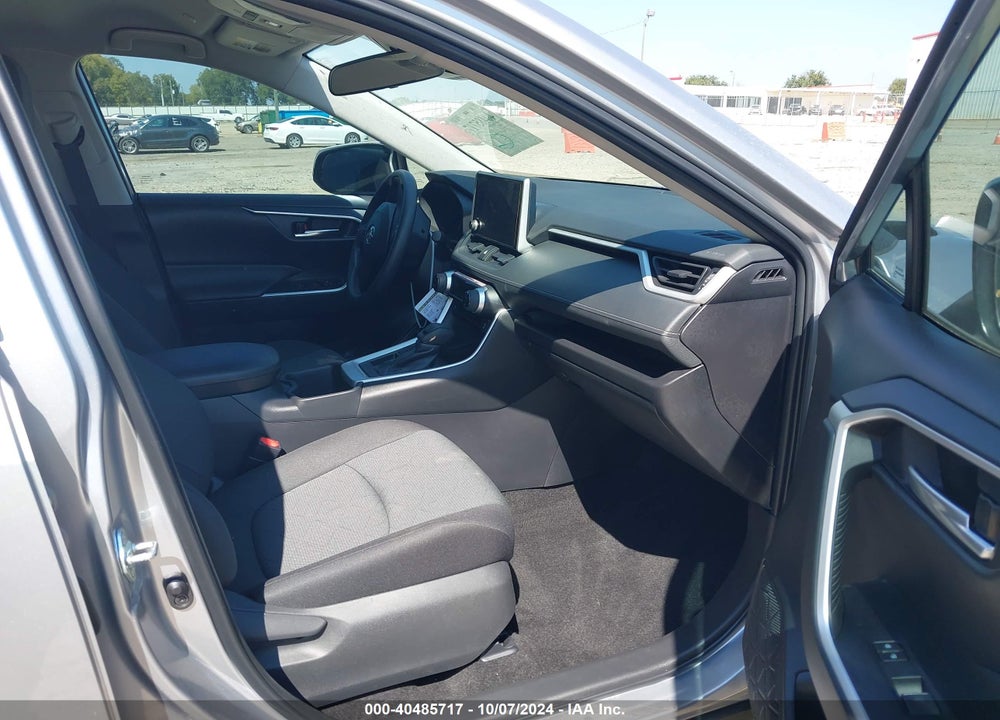 2024 TOYOTA RAV4 XLE VIN: 2T3W1RFV7RC283358