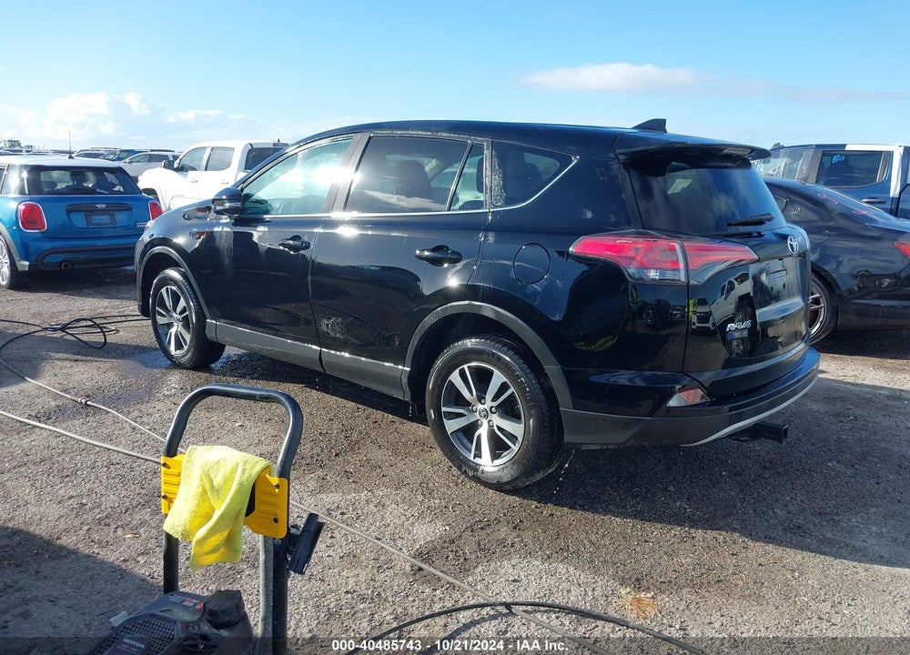 2018 TOYOTA RAV4 XLE VIN: 2T3WFREV8JW484630