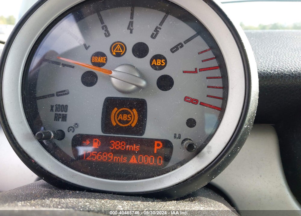 2009 MINI COOPER VIN: WMWMF33589TW74706