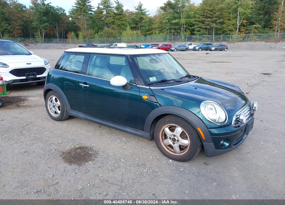 2009 MINI COOPER VIN: WMWMF33589TW74706