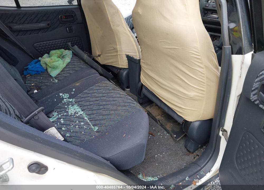 1998 TOYOTA RAV4 VIN: JT3HP10V2W0156909