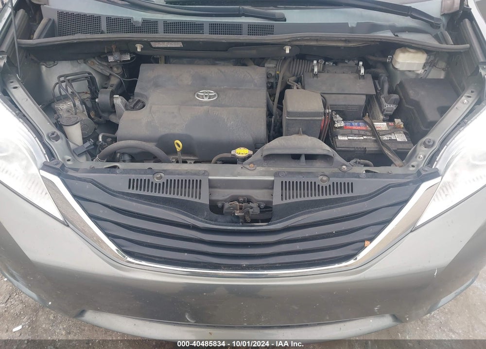 2013 TOYOTA SIENNA LE V6 8 PASSENGER VIN: 5TDKK3DC3DS360651