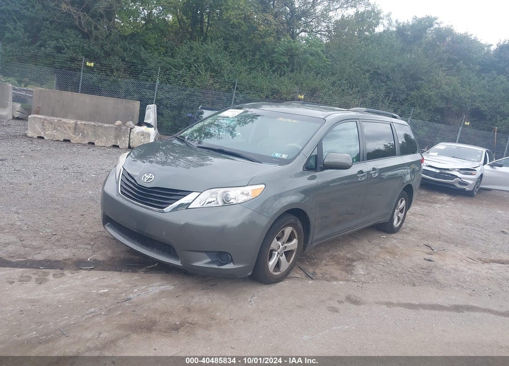 2013 TOYOTA SIENNA LE V6 8 PASSENGER VIN: 5TDKK3DC3DS360651