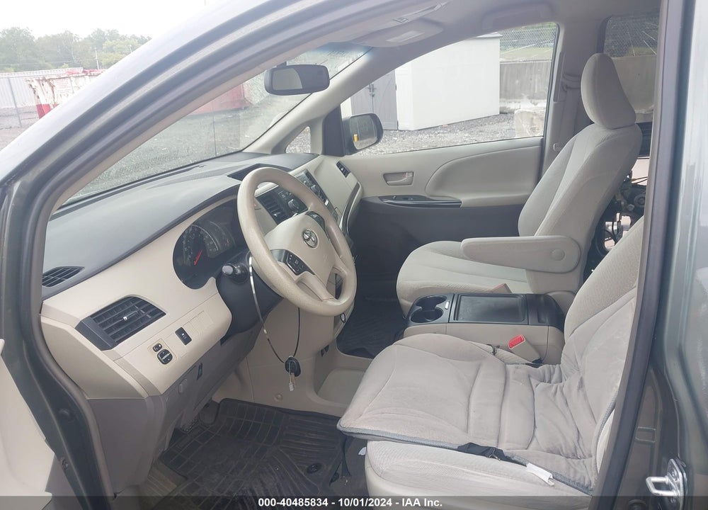 2013 TOYOTA SIENNA LE V6 8 PASSENGER VIN: 5TDKK3DC3DS360651