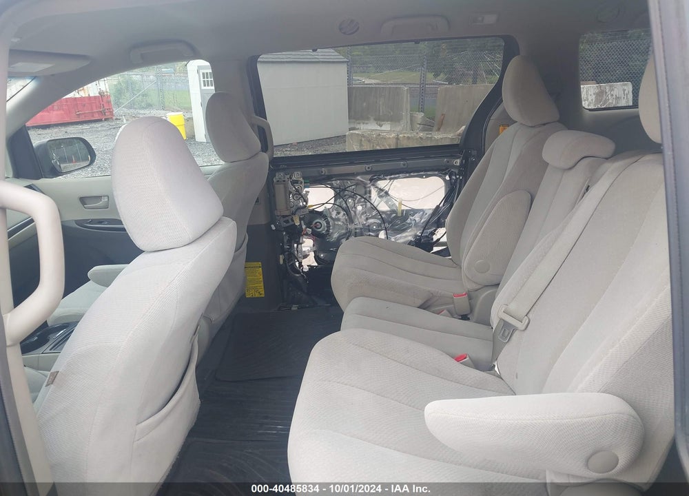 2013 TOYOTA SIENNA LE V6 8 PASSENGER VIN: 5TDKK3DC3DS360651