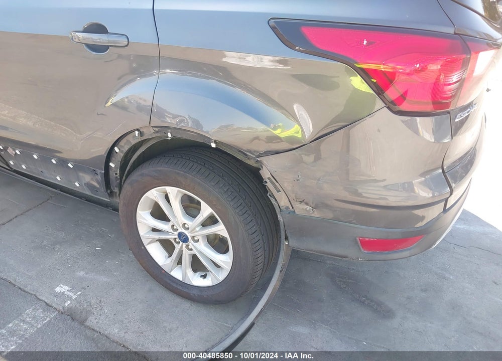2019 FORD ESCAPE SE VIN: 1FMCU0GD5KUC06061