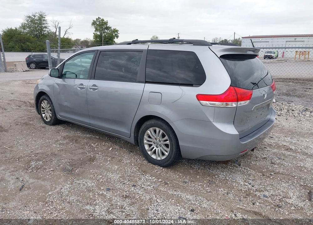 2012 TOYOTA SIENNA XLE V6 8 PASSENGER VIN: 5TDYK3DCXCS180429