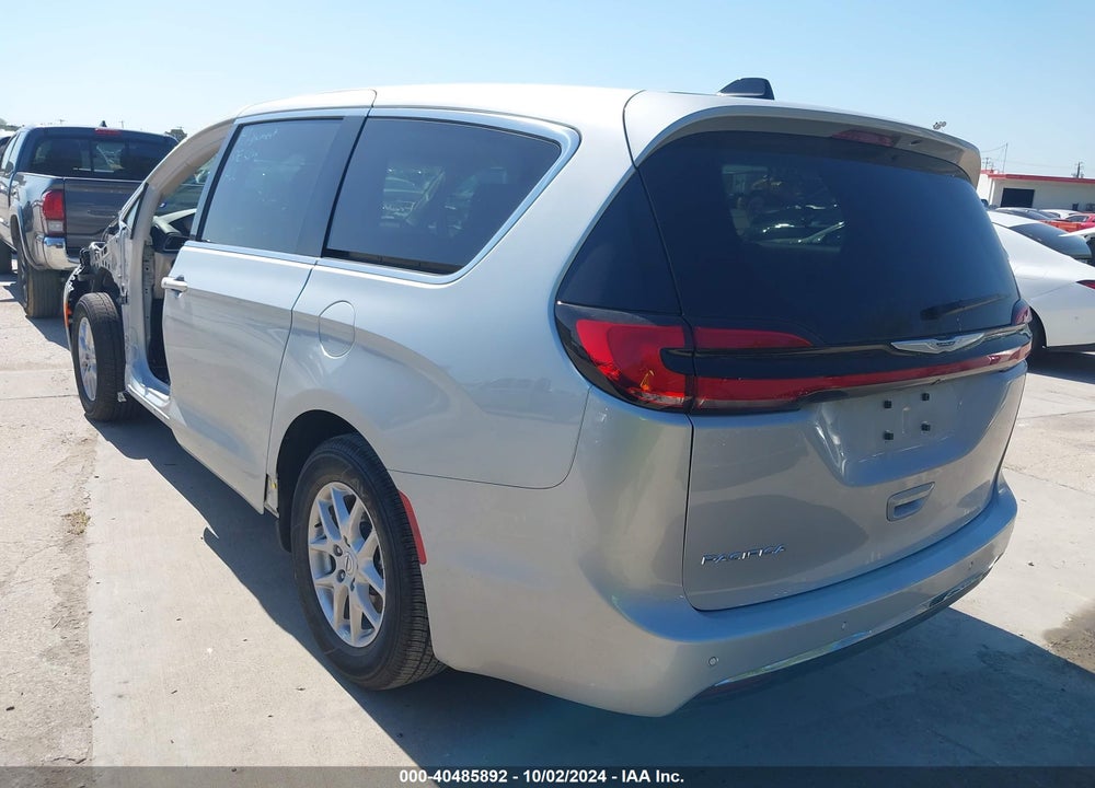 2024 CHRYSLER PACIFICA TOURING L VIN: 2C4RC1BG2RR195407