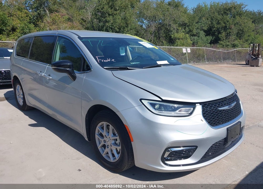 2024 CHRYSLER PACIFICA TOURING L VIN: 2C4RC1BG2RR195407