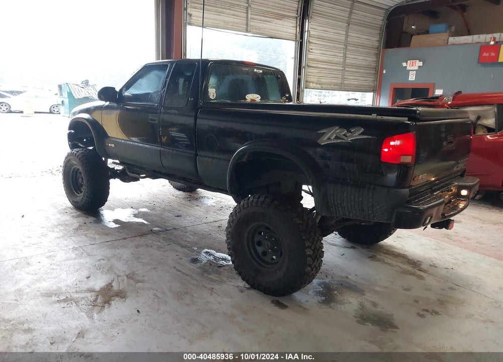 2003 CHEVROLET S-10 LS VIN: 1GCCT19X438119623
