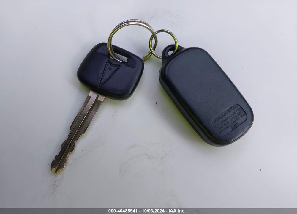 2006 PONTIAC VIBE VIN: 5Y2SL65856Z411903