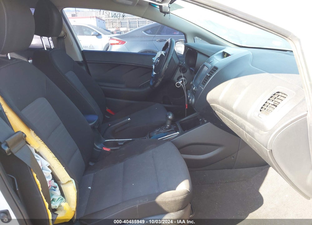2018 KIA FORTE S VIN: 3KPFL4A75JE275652