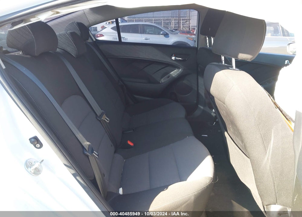 2018 KIA FORTE S VIN: 3KPFL4A75JE275652