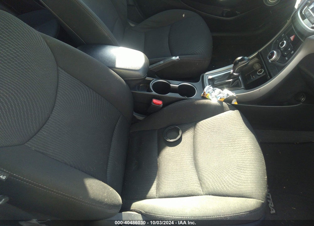 2015 HYUNDAI ELANTRA SE VIN: 5NPDH4AEXFH555934