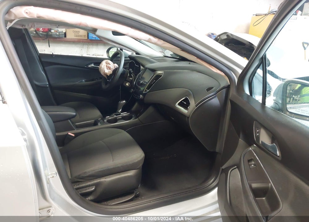 2018 CHEVROLET CRUZE LT AUTO VIN: 1G1BE5SM0J7183683